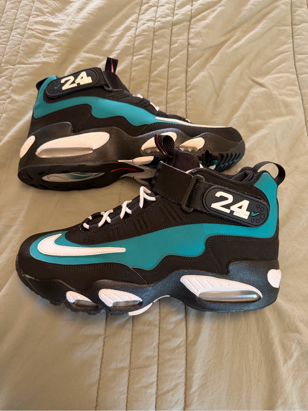 Ken Griffey Jr Max 1 (Size 10.5, Damaged Box Included)